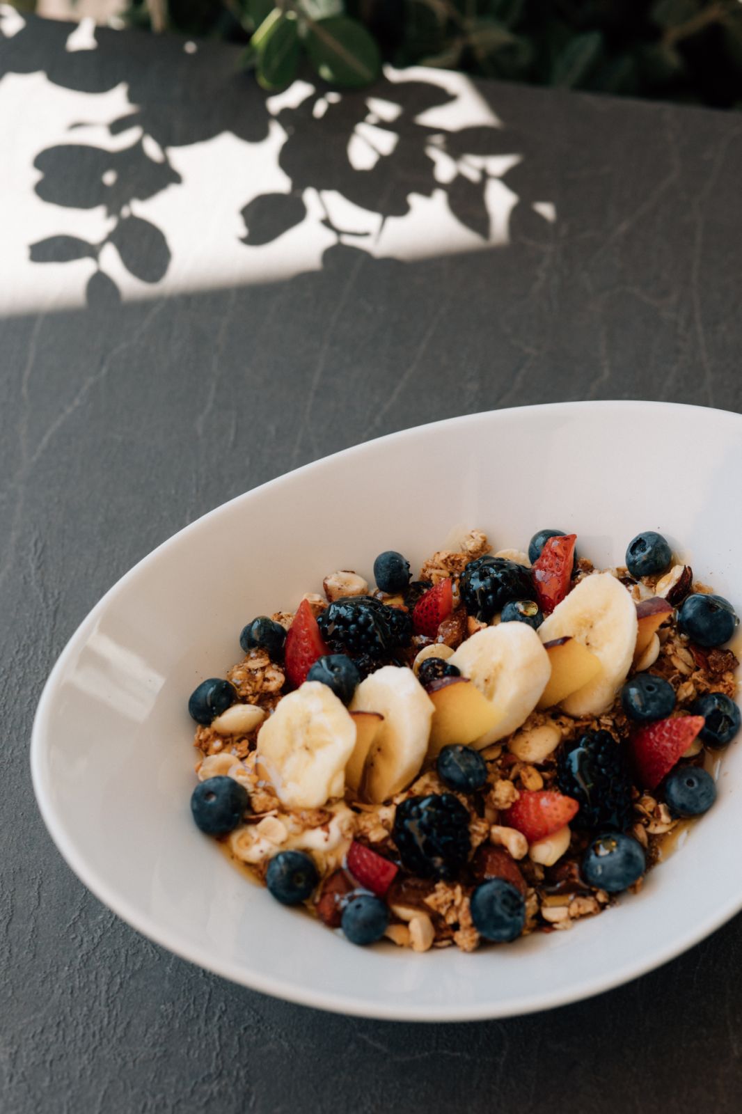 Granola bowl με φρούτα